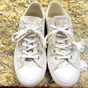 Leopard print size 9 Converse shoes